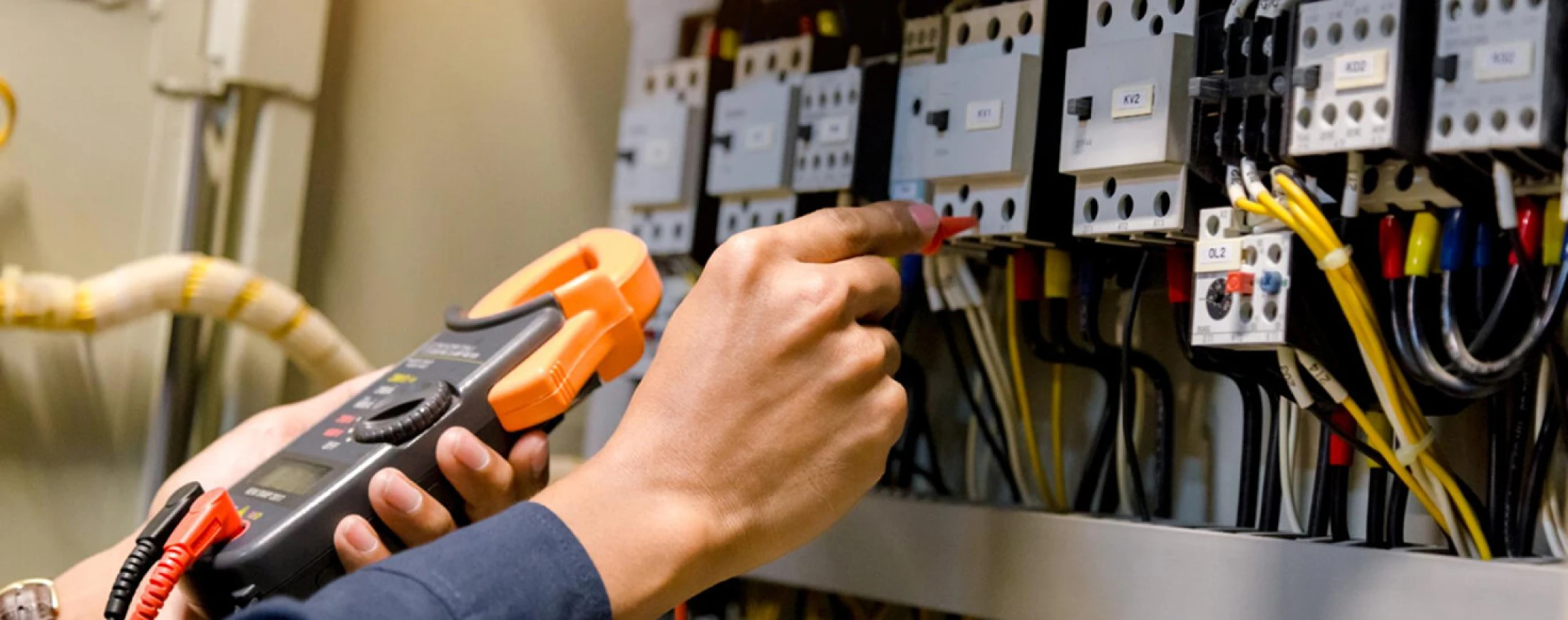 Mitra Terpercaya Dalam Layanan Engineering dan Penyediaan Peralatan Kelistrikan Bagi Sektor Energi Pertambangan Industri dan Infrastruktur